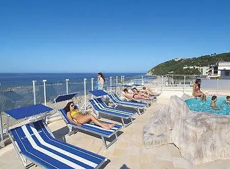 Otel C-hotels International 3*